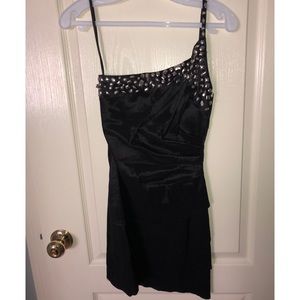 One shoulder black dress